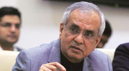EC asks Niti V-C Rajiv Kumar to explain his comments on Congress' Nyay