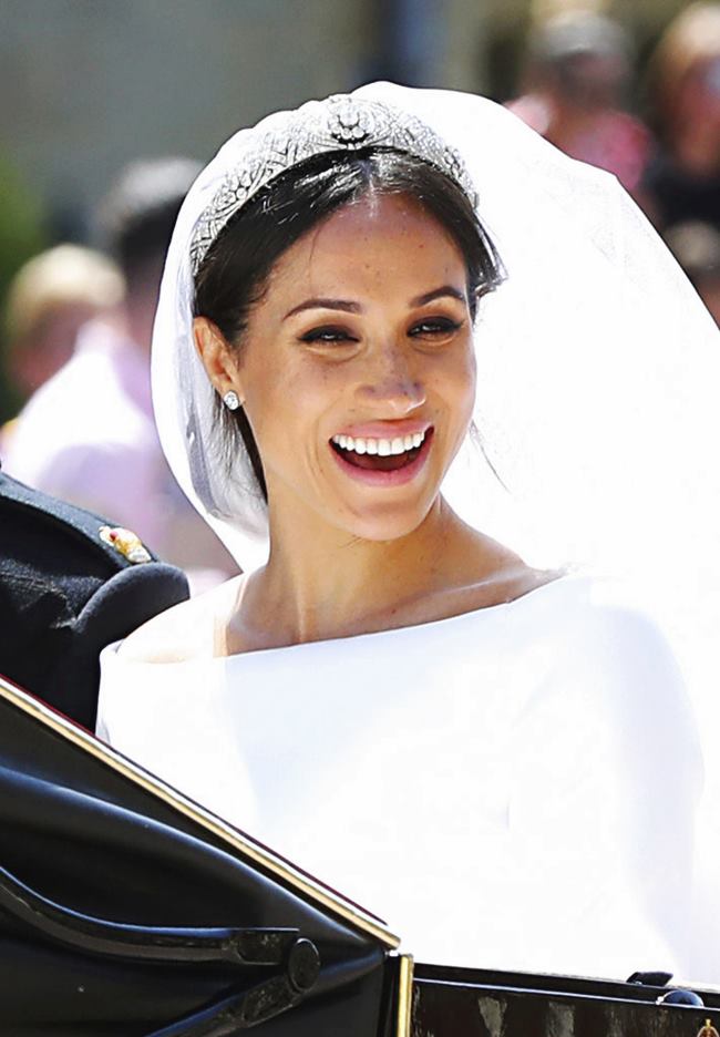 meghan markle, prince harry, royal wedding, royal wedding 2018, royal wedding photos, royal wedding images, meghan markle wedding photos, meghan markle wedding dress, harry meghan wedding pics,