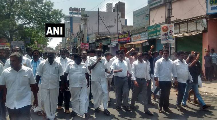 Tamil Nadu: Police resort to lathi charge during anti-sterlite protests in Thoothukudi