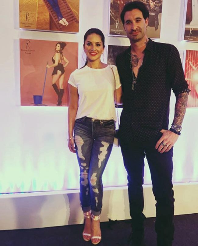 Right! sunny leone white shirt are not Sunny leone white shirt are not