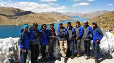 Maharashtra to give Rs 25 lakh each to students who scaled Everest