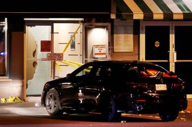 Canadian police seek two after bomb wounds 15 at Indian restaurant in Toronto