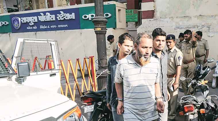 Mob assaults woman cop, police ‘parade’ three accused in Vadodara ...
