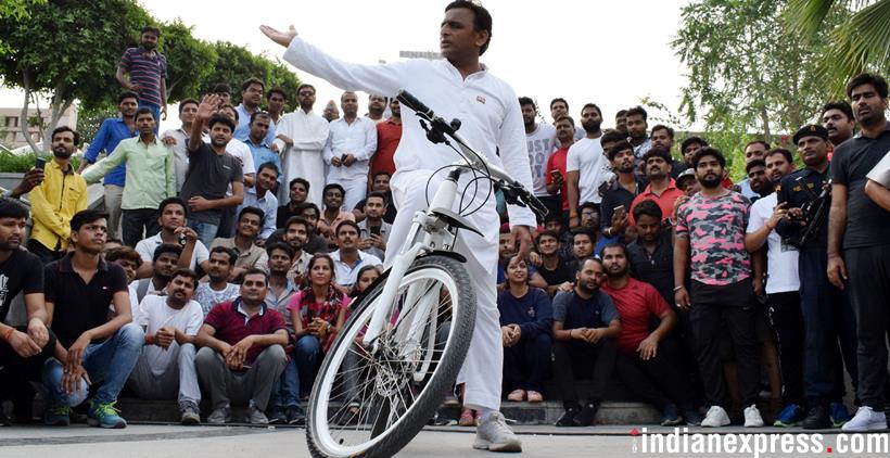 Akhilesh Yadav cycling, plays cricket