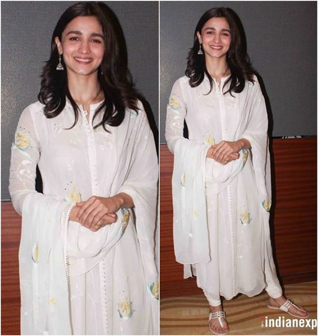 fashion hits and misses, Alia Bhatt, Priyanka Chopra, Sonam Kapoor, Deepika Padukone, Mahira Khan, Malaika Arora, Taapsee Pannu, Esha Gupta, Jacqueline Fernandez, Janhvi Kapoor, celeb fashion, bollywood fashion, indian express, indian express news