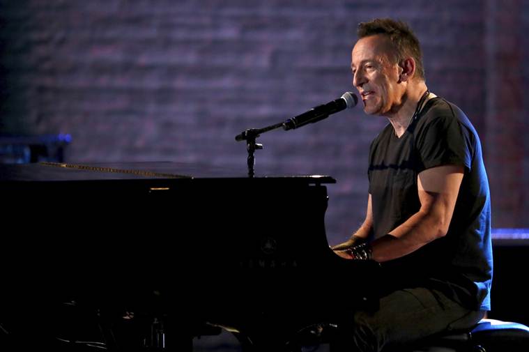 BRUCE SPringsteen performs