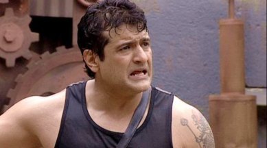 Armaan Kohli arrested, Armaan Kohli arrested for storing liquor bottle, Armaan kohil get bail, Mumbai news, Indian Express