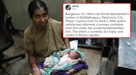 bengaluru city police, bengaluru police woman, bengaluru city police woman breastfeeds, bengaluru policewoman breastfeeds child, bengaluru Twitter, Indian express, Indian express news