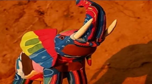 plastic pollution, Kenyan flip-flops artists, Francis mutua, flip-flops recycle, kenyan flip-flops artistry, flip-flops, ocean pollution, water pollution, indian express, indian express news.