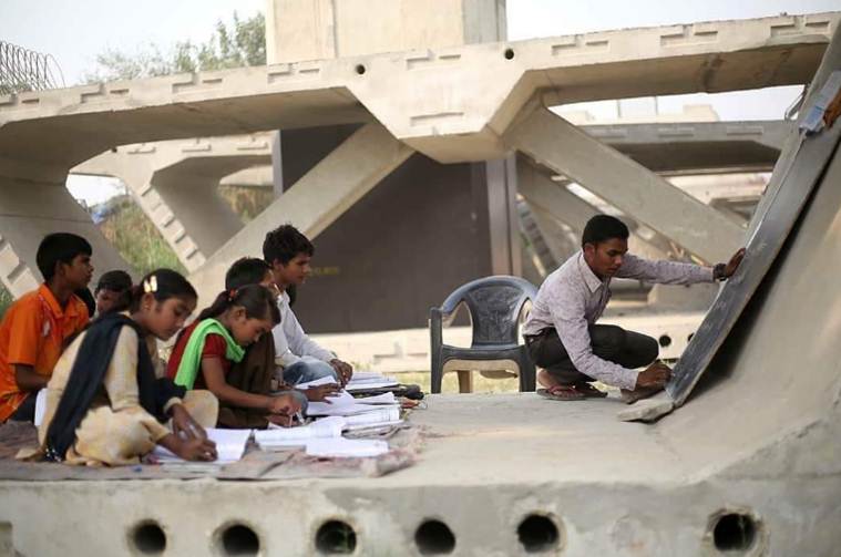 delhi, metro slab classrooms, delhi education, delhi government schools, delhi students, delhi schools, mayur vihar, flyover classes, delhi news, indian express