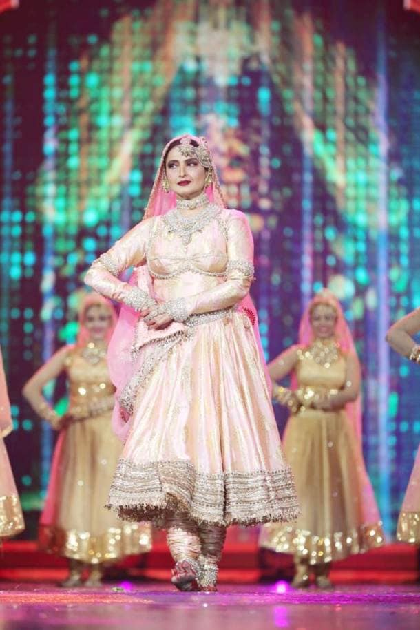 Rekha performance in IIFA 2018