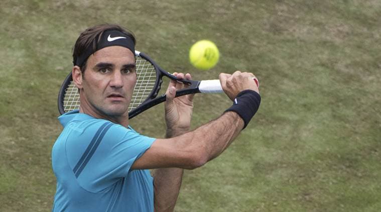 Roger Federer beats Guido Pella to book Stuttgart Open semifinal place