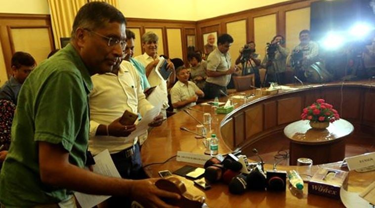 arvind subramanian, CEA arvind subramanian, arvind subramanian quits, CEA arvind subramanian quits, arvind subramanian resigns, arvind subramanian news