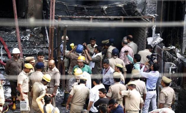 lucknow fire, fire incident in lucknow,lucknow charbagh fire, lucknow fire deaths, lucknow fire photos, lucknow fire department