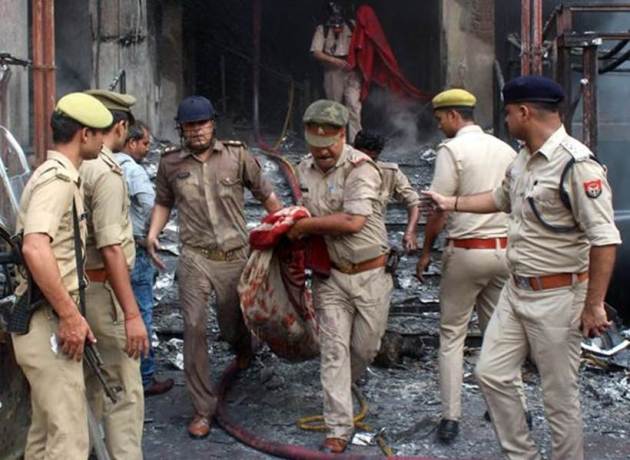 lucknow fire, fire incident in lucknow,lucknow charbagh fire, lucknow fire deaths, lucknow fire photos, lucknow fire department