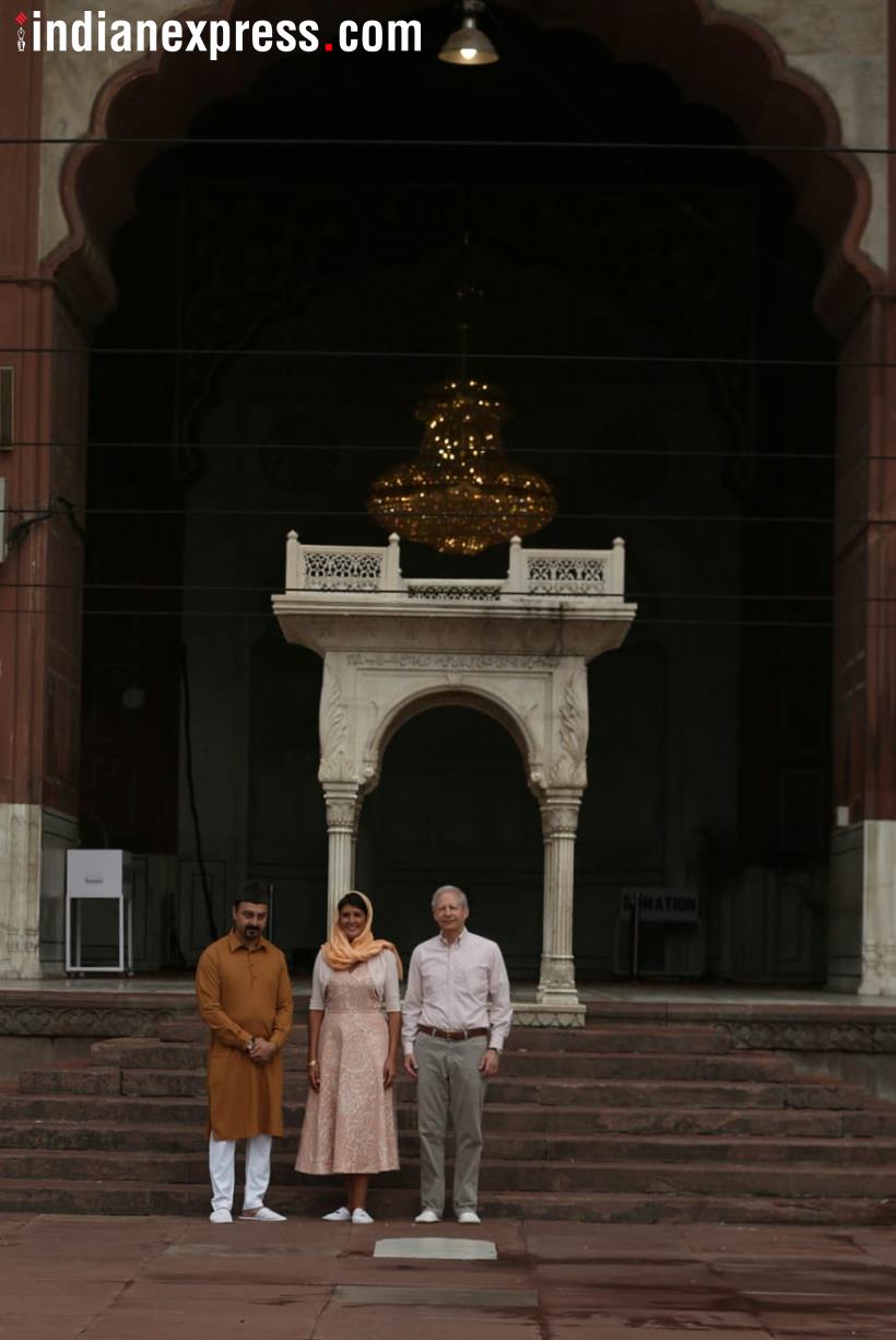 Nikki Haley visits Jama Masjid, makes rotis for 'langar