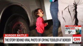 john moore viral photos, john moore viral images, john moore 2 year old viral photo, john moore 2 year old honduran refugee crying, 2 year old honduran refugee crying, 2 year old refugee child crying photo viral, Indian express, Indian express news