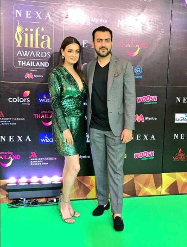 Dia Mirza with husband Sahil Sangha at iifa green carpet