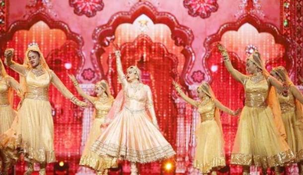 rekha performed at IIFA