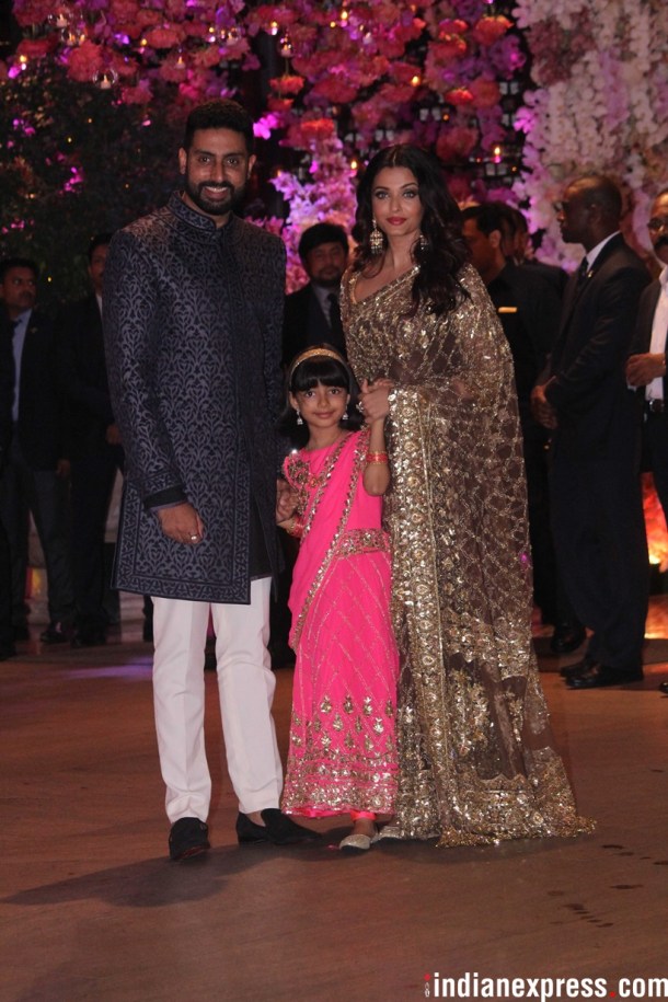 Aishwarya Rai Bachchan, Aishwarya Rai Bachchan Ambani wedding, Aishwarya Rai Bachchan Shloka Mehta Akash Ambani engagement, Aishwarya Rai Bachchan fashion, Aishwarya Rai Bachchan latest photos, Aishwarya Rai Bachchan Manish Malhotra sari, indian express, indian express news