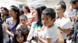 US judge criticizes plan to reunify families split at border