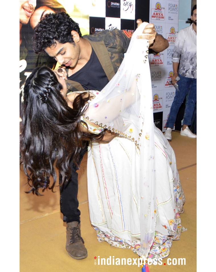 Dhadak promotions, Janhvi Kapoor Dhadak promotions, Janhvi Kapoor white anarkali, Janhvi Kapoor Sukriti and Aakriti, Janhvi Kapoor ethnic style, indian express, indian express news