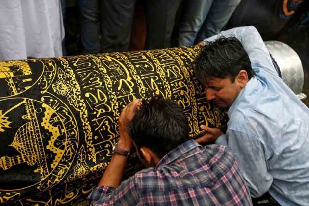 Thousands attend funeral as journalist Shujaat Bukhari laid to rest