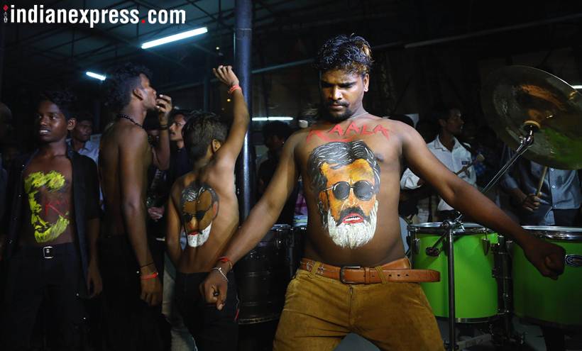 rajinikanth fans reach theaters to watch kaala