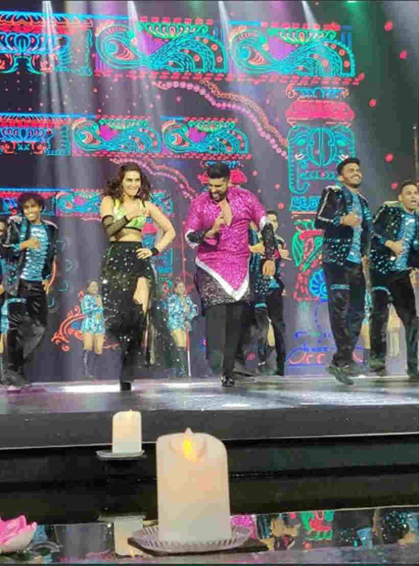 Kriti Sanon and Arjun Kapoor at IIFA Awards 2018