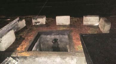 Mumbai: 25-yr-old falls in Kurla open manhole, dies