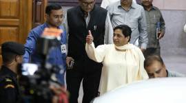mayawati, mayawati vacates bungalow pics, mayawati vacates bungalow photos, mayawati vacates bungalow images, mayawati mall avenue bungalow, mayawati lal bahadur shastri bungalow, kanshi ram memorial,