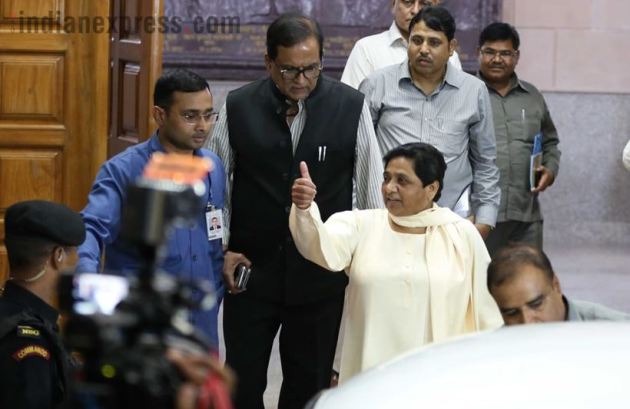 mayawati, mayawati vacates bungalow pics, mayawati vacates bungalow photos, mayawati vacates bungalow images, mayawati mall avenue bungalow, mayawati lal bahadur shastri bungalow, kanshi ram memorial,