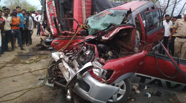 Atleast 10 people killed in road mishap near Nagpur
