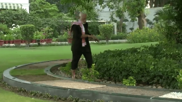 Prime Minister Narendra Modi takes the fitness challenge | India News ...