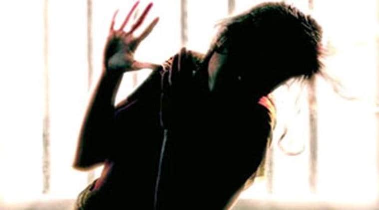 gujarat women child lifting, gujarat women beaten, gujarat women police, gujarat women mob, gujarat news