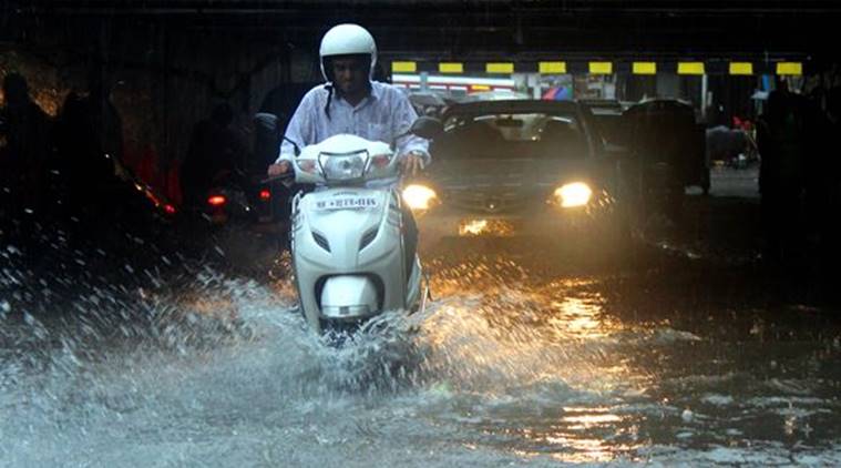 mumbai rains, mumbai rain deaths, mumbai traffic jam, mumbai waterlogging, mumai monsoon, rains in mumbai, maharashtra rains