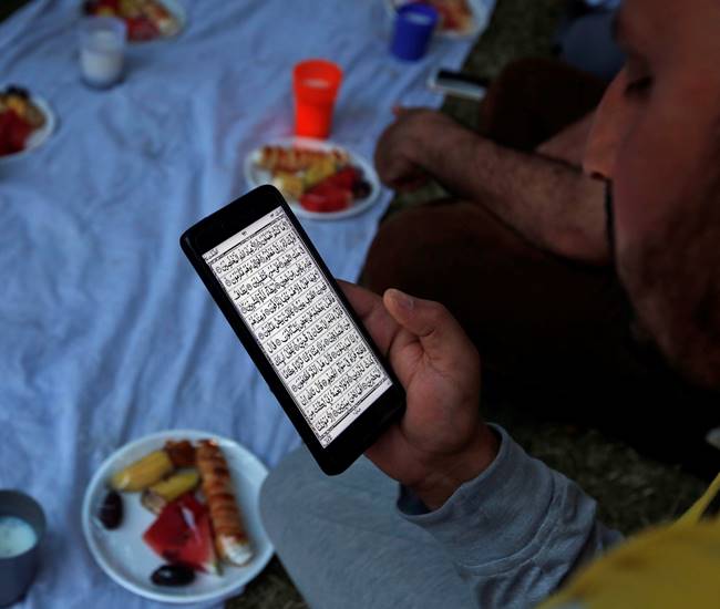 ramadan, ramzan, ramadan 2018, how muslims are observing ramadan, ramadan 2018 india, ramadan mubarak, ramadan quotes, ramadan wishes, ramadan 2018 date, ramadan 2018 time table, indian express, indian express news