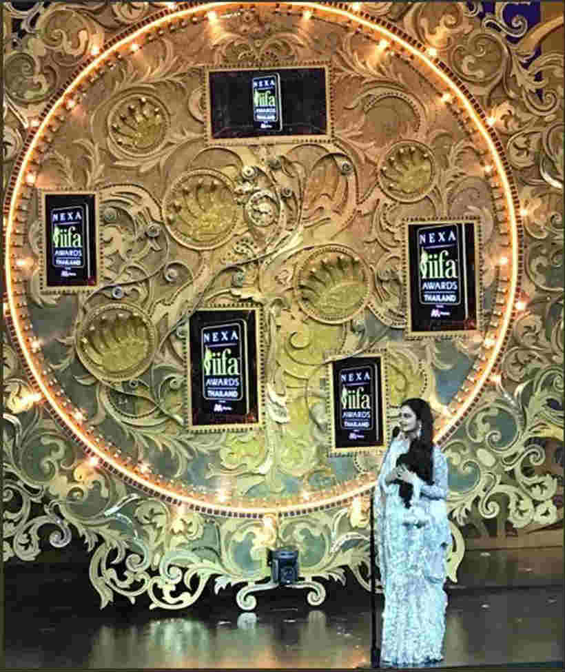 rekha in iifa award ceremony