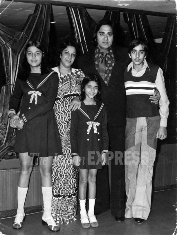 sunil dutt family photo