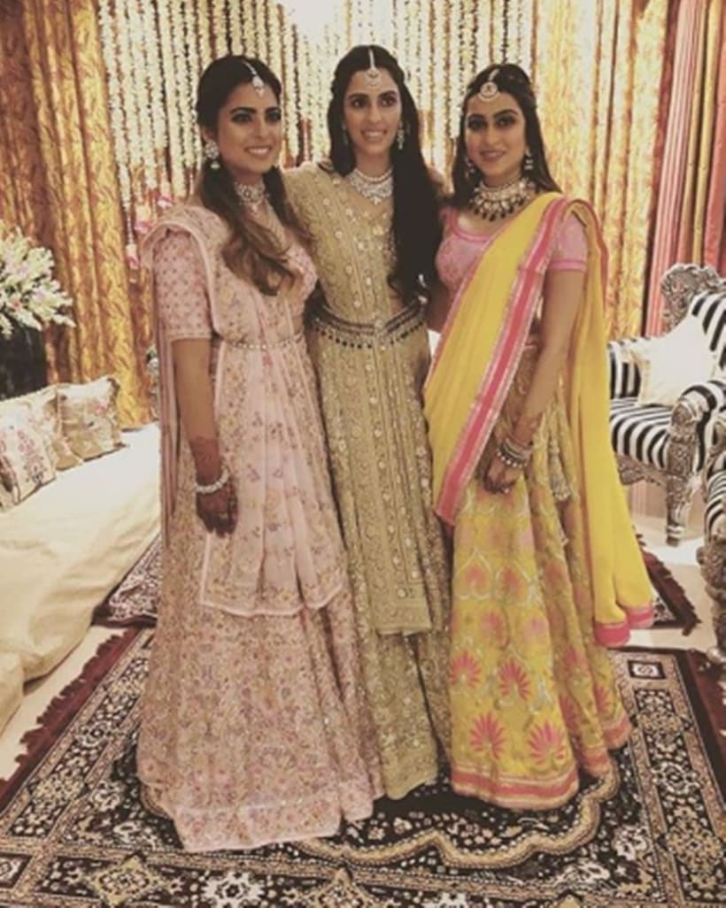 shloka Mehta was seen with Isha Ambani and Diya Mehta Jatia.