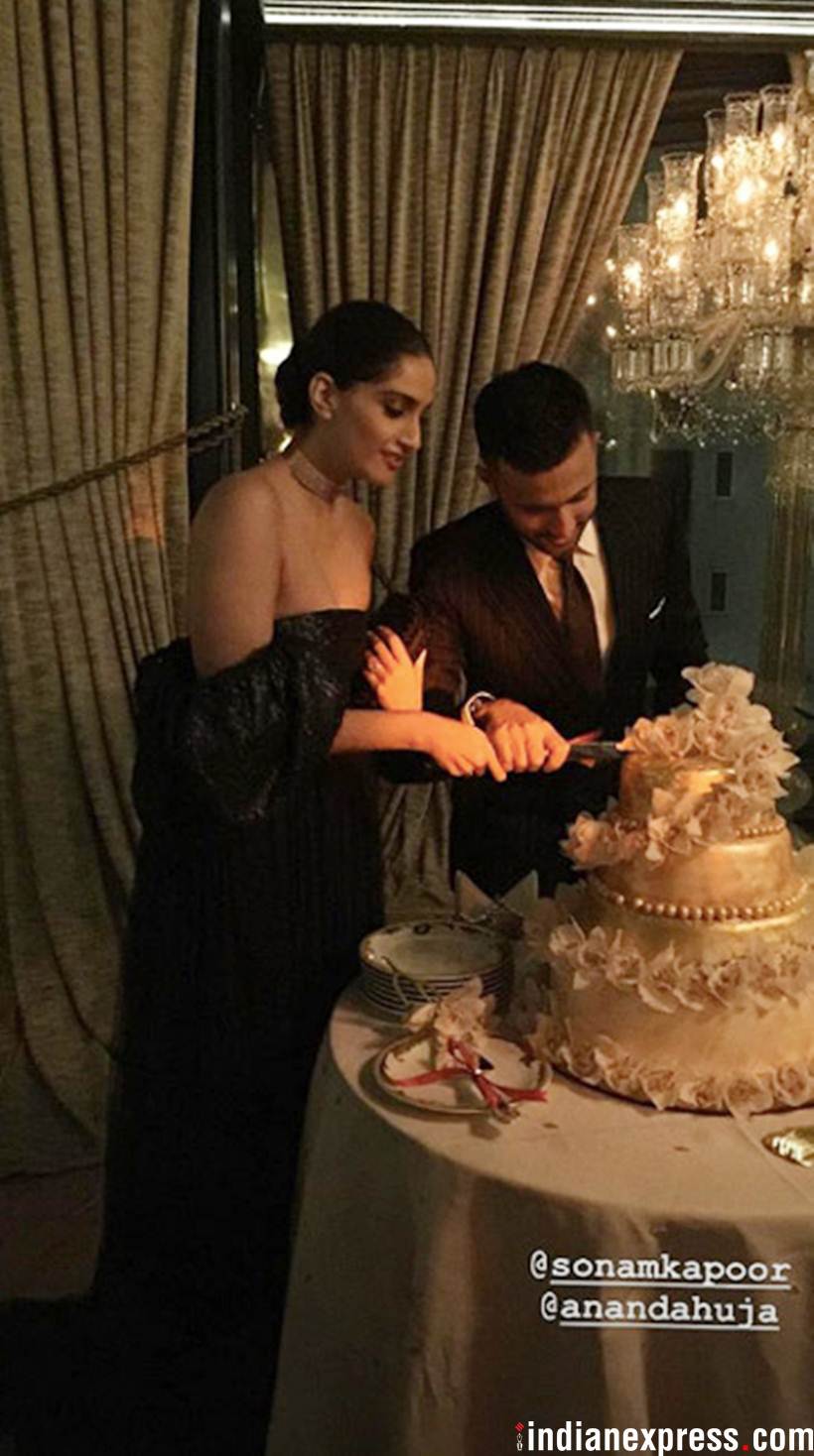 sonam and anand cutting cake