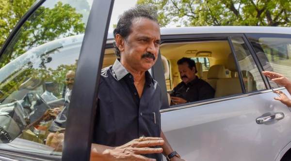 Chennai: M K Stalin arrest along with 400 others for protesting againt TN Governor
