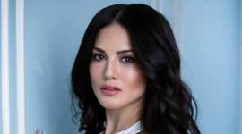 sunny leone hospitalised