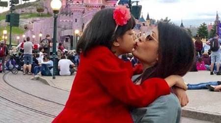 This picture by Aishwarya Rai and Aaradhya Bachchan is aww-dorable 