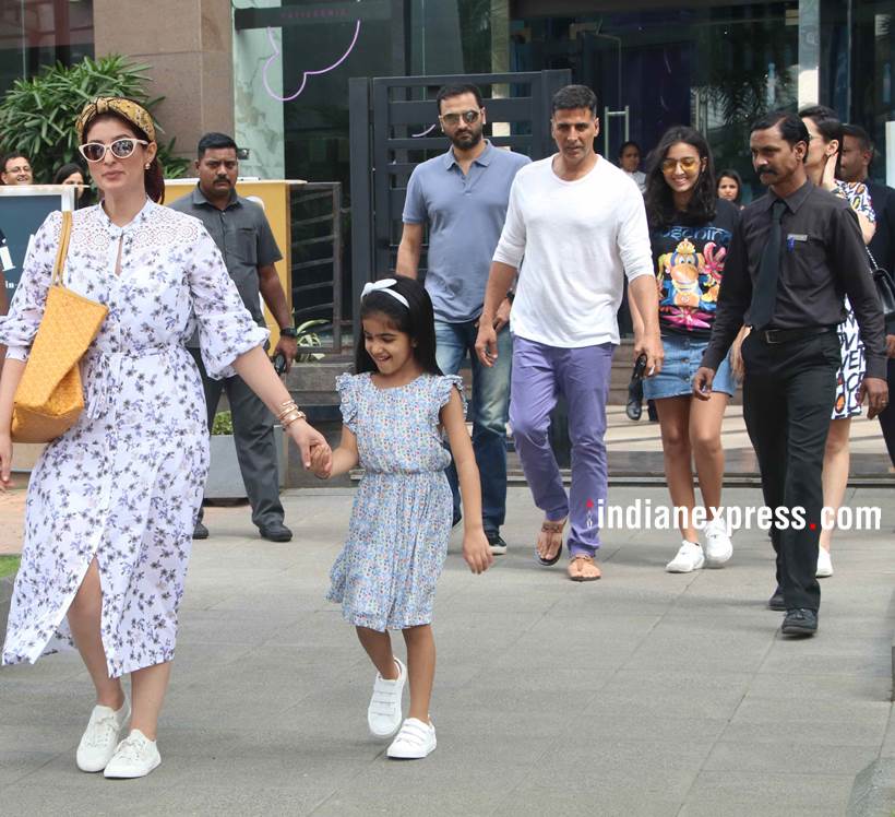 Akshay Kumar, Twinkle Khanna, Nitara kumar