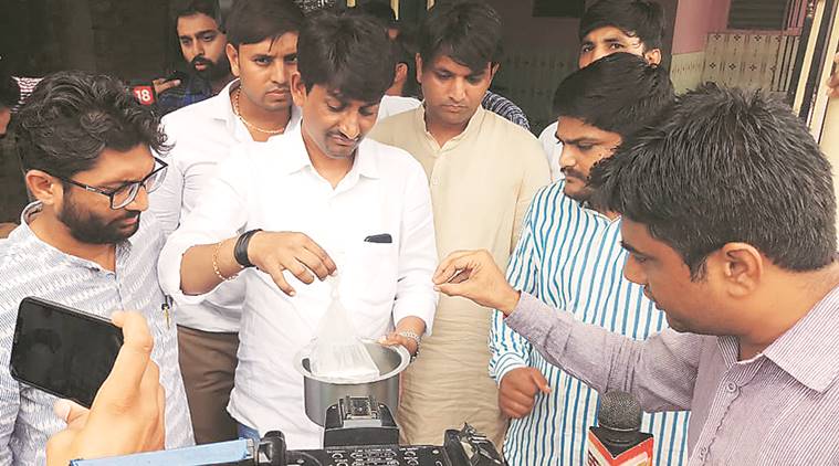 ongress' Alpesh Thakor says MLAs have power to do ‘Janata Raids’, police slam vigilantism
