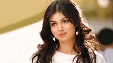 ayesha takia stalker messages