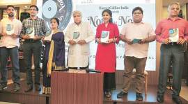 indian independence book, indian express journalists, seema chishti, sushant singh, javed akhtar, note by note, mumbai bookstore book launch, title waves bookstore, hindi film songs