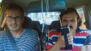 dark tourist hosted by david farrier is streaming on netflix