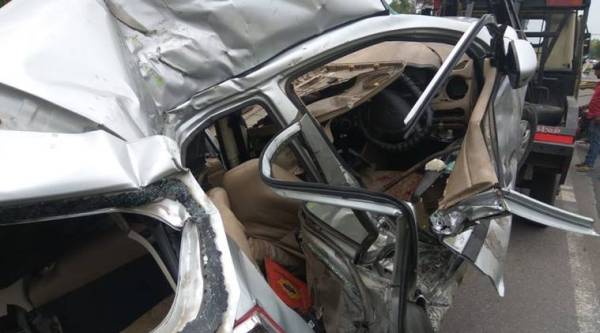 Delhi: Man, grandmother dead as their car is crushed between 2 buses